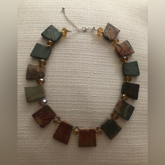 Donna Dressler necklace - Picture 2 of 3